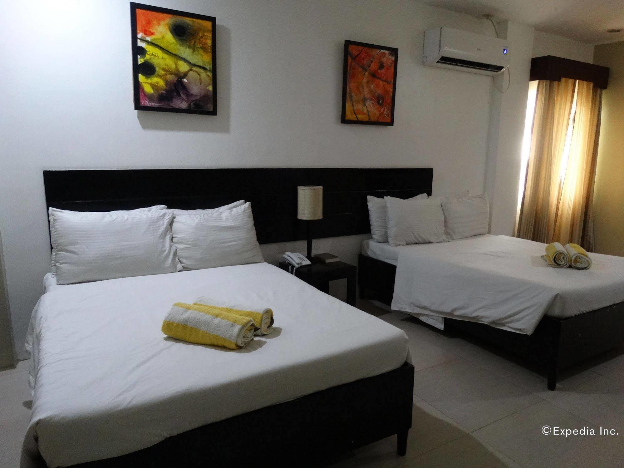 Holiday Suites Puerto Princesa Extérieur photo